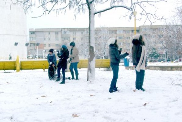 Dascălii navetişti n-au mai reuşit să ajungă la cursuri